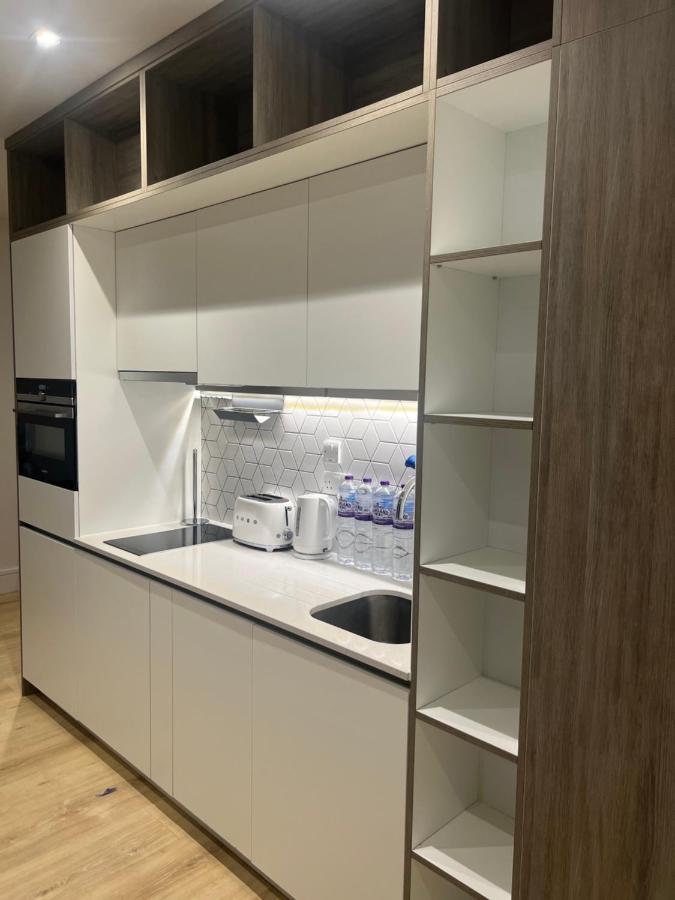 London Luxxe Suites & Apartments - London Heathrow Airport, Terminal 1 2 3 4 5 Χίλινγκτον Εξωτερικό φωτογραφία