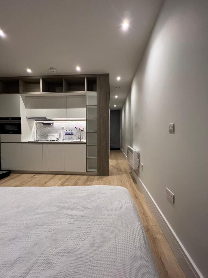 London Luxxe Suites & Apartments - London Heathrow Airport, Terminal 1 2 3 4 5 Χίλινγκτον Εξωτερικό φωτογραφία