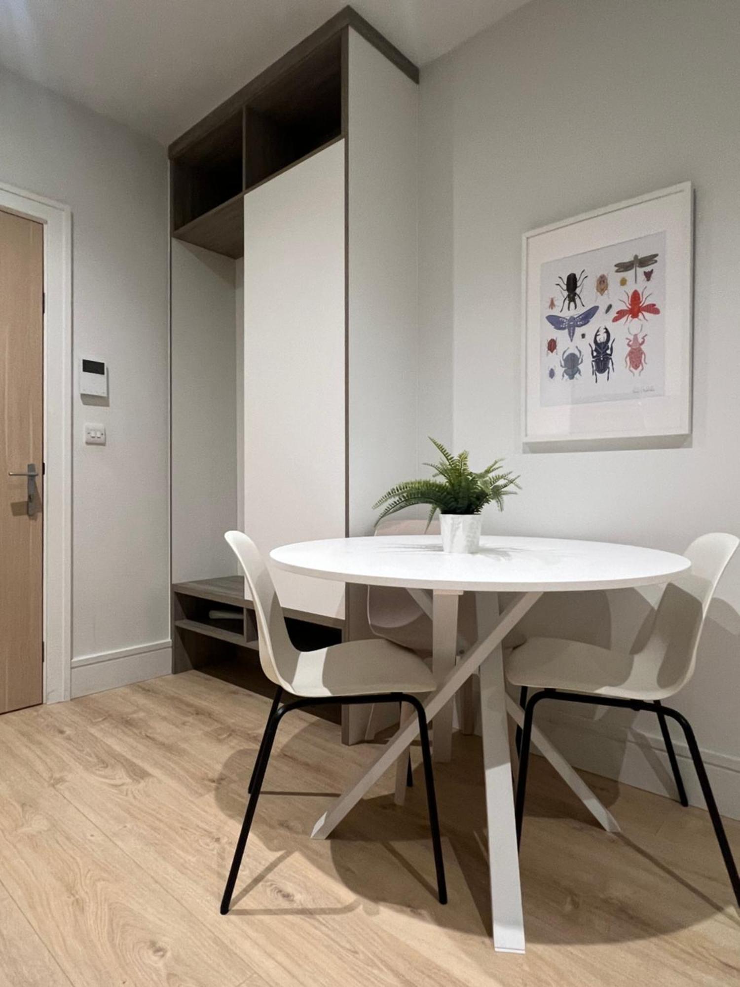 London Luxxe Suites & Apartments - London Heathrow Airport, Terminal 1 2 3 4 5 Χίλινγκτον Εξωτερικό φωτογραφία