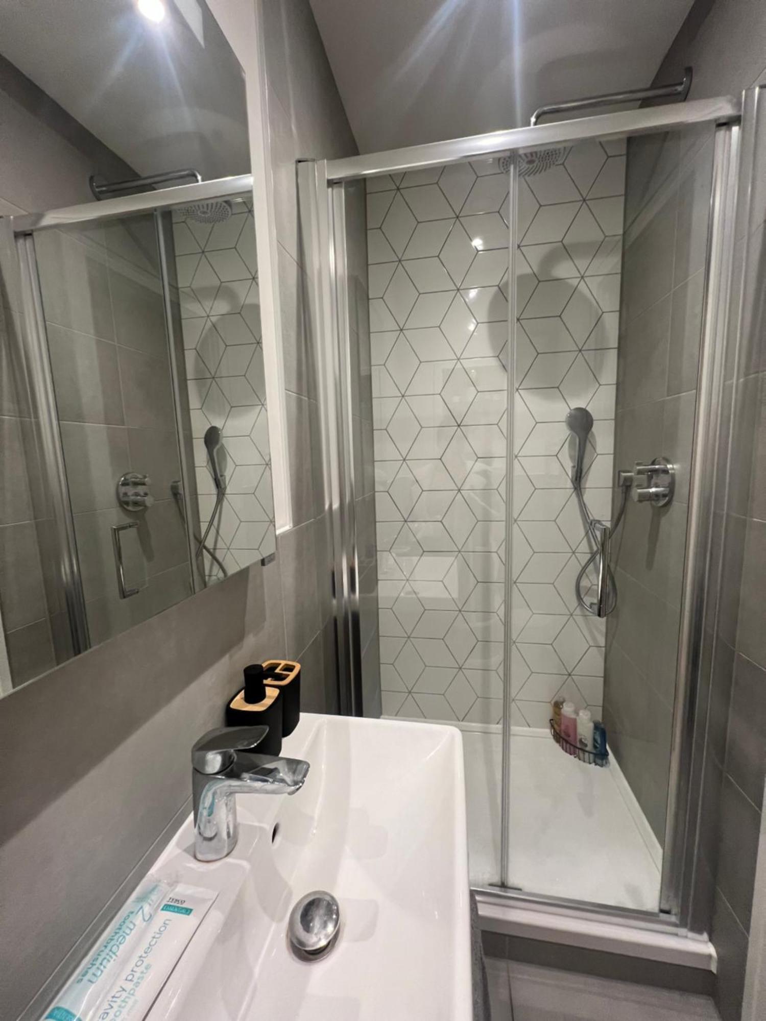 London Luxxe Suites & Apartments - London Heathrow Airport, Terminal 1 2 3 4 5 Χίλινγκτον Εξωτερικό φωτογραφία
