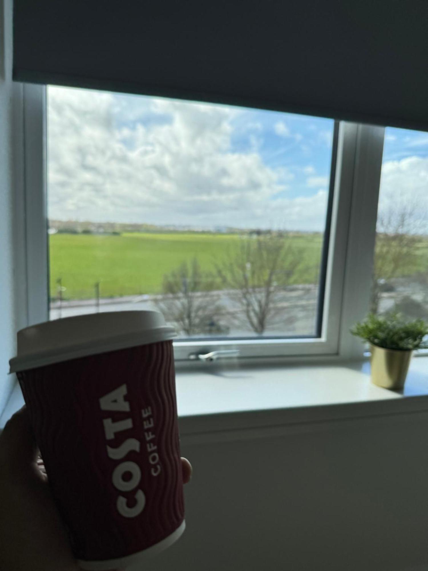 London Luxxe Suites & Apartments - London Heathrow Airport, Terminal 1 2 3 4 5 Χίλινγκτον Εξωτερικό φωτογραφία