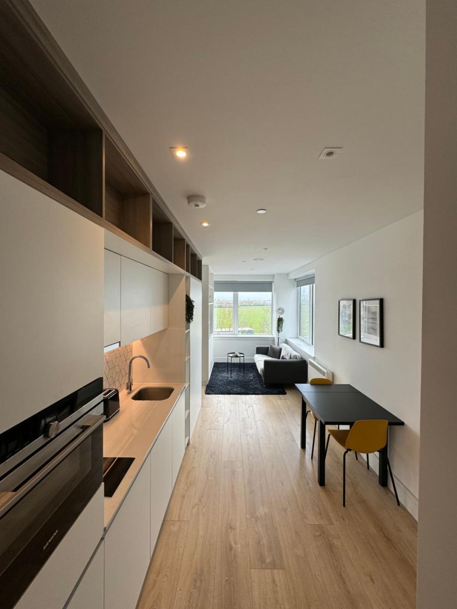London Luxxe Suites & Apartments - London Heathrow Airport, Terminal 1 2 3 4 5 Χίλινγκτον Εξωτερικό φωτογραφία